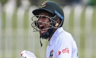 টেস্ট র‍্যাংকিংয়ে সাত ধাপ উন্নতি মুশফিকের