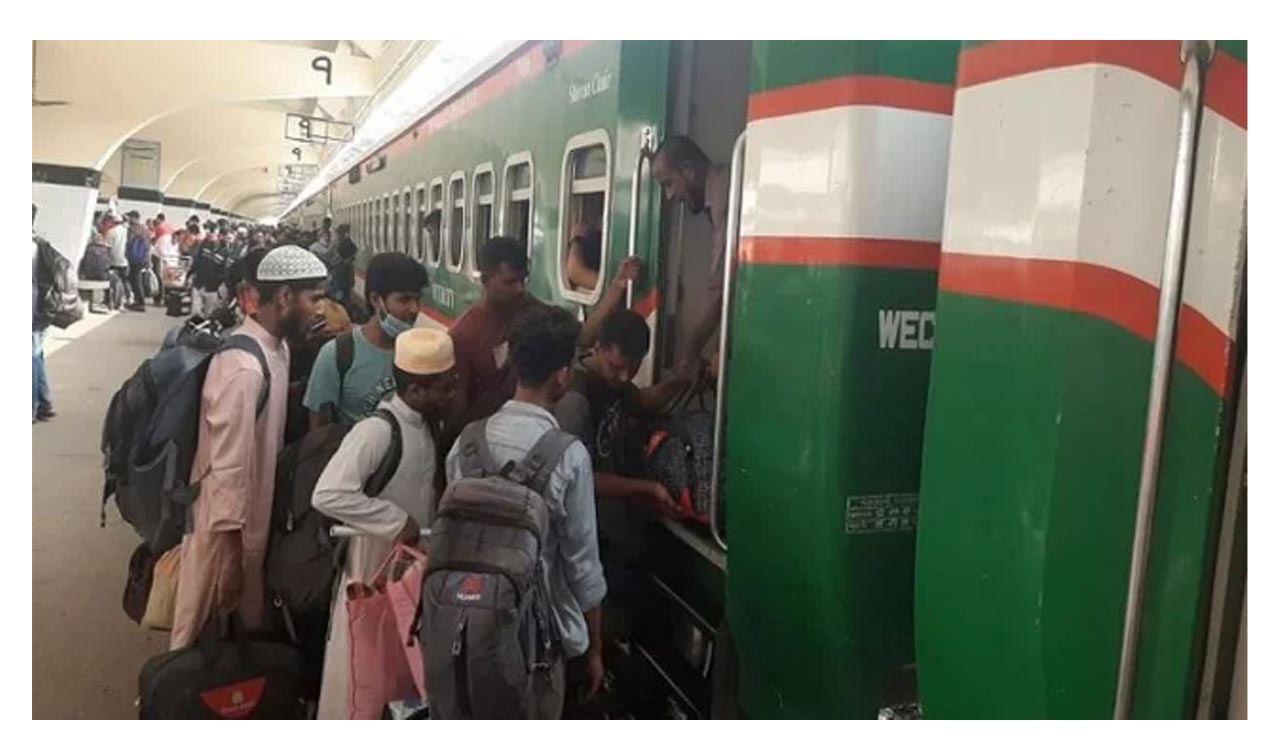 এবার ঈদযাত্রা ১০ জোড়া স্পেশাল ট্রেন বুধবার থেকে চলবে 