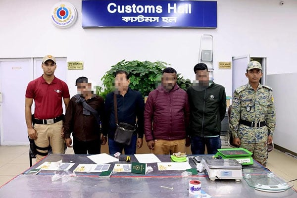  ২ কেজি ১০৪ গ্রাম স্বর্ণ উদ্ধার